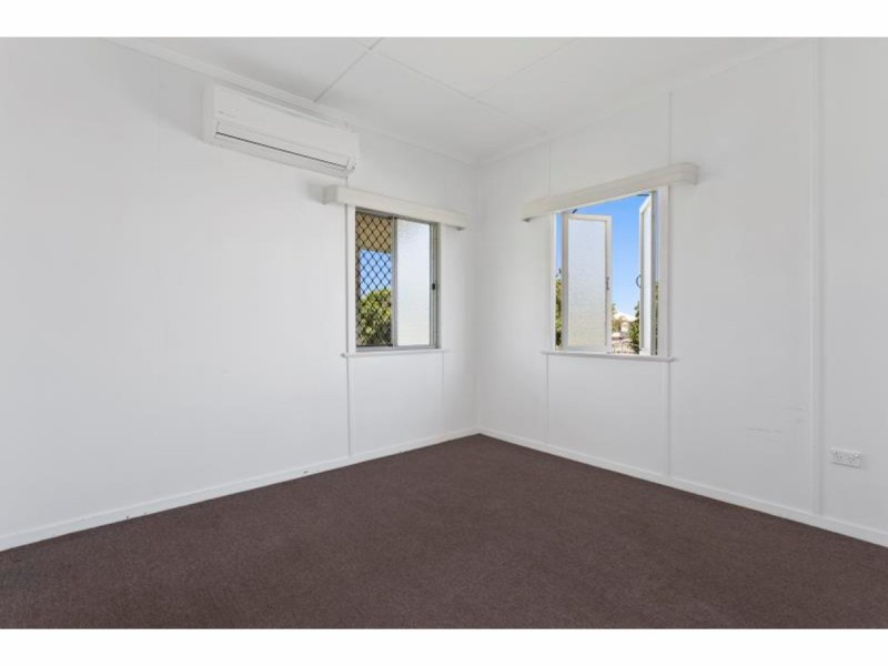 6 Thackeray Street, Park Avenue QLD 4701